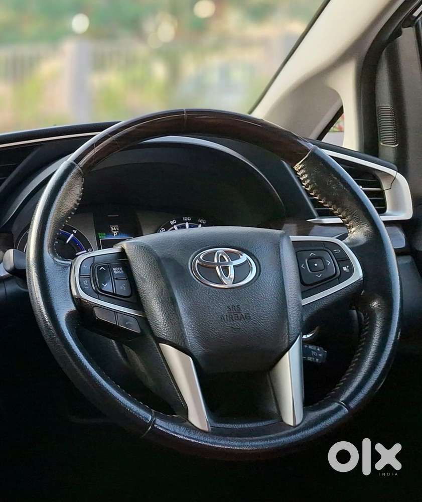 Toyota Innova Crysta 2.8z Automatic, 2016, Diesel
