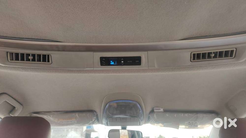 Toyota Innova Crysta 2.4 V 8 Str, 2018
