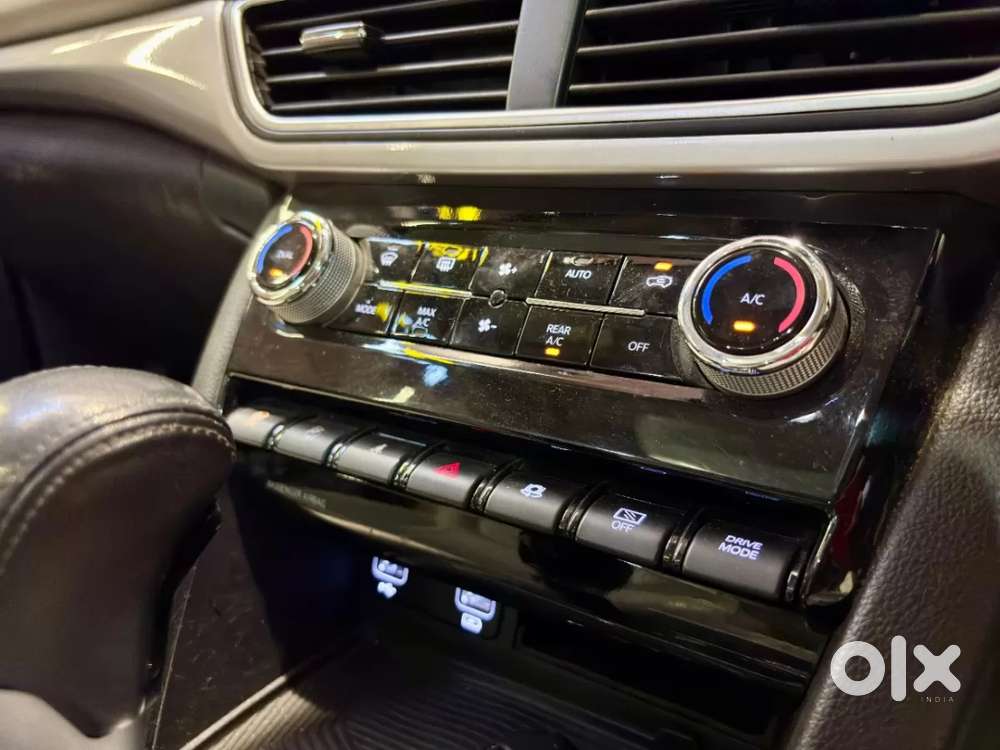 Mahindra Xuv700 2.2 Ax 7 Diesel At Luxury Pack Str Awd, 2023, Diesel