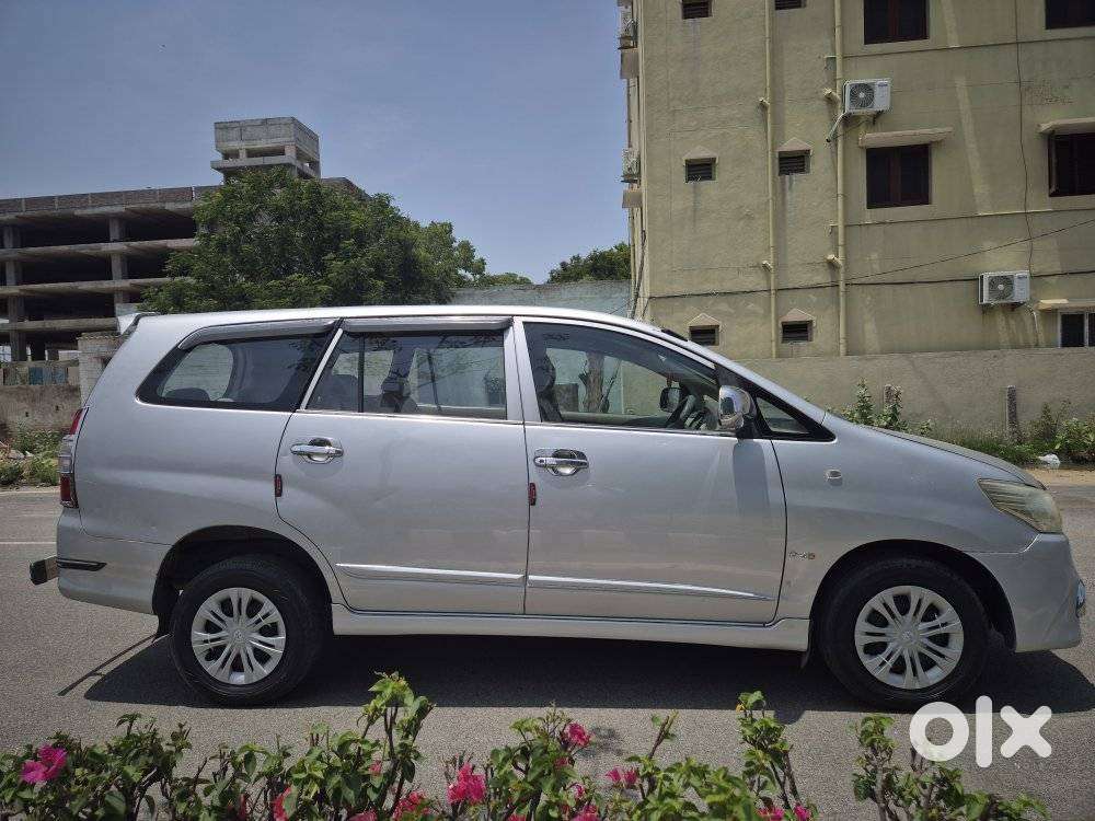 Toyota Innova 2.5 G (diesel) 8 Seater, 2014, Diesel