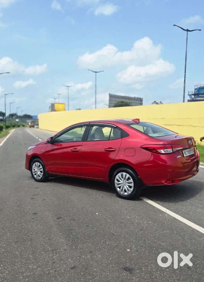 Toyota Yaris J Cvt, 2019, Petrol