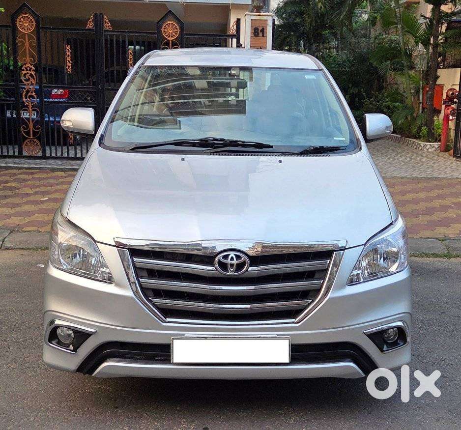 Toyota Innova 2.5 Vx 8 Seater Bs Iv, 2015, Diesel