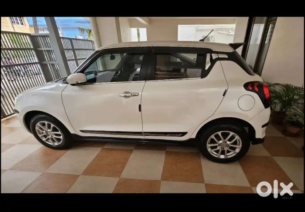 Maruti Suzuki Swift Zxi Ags Amt 2023 Petrol Well Maintained