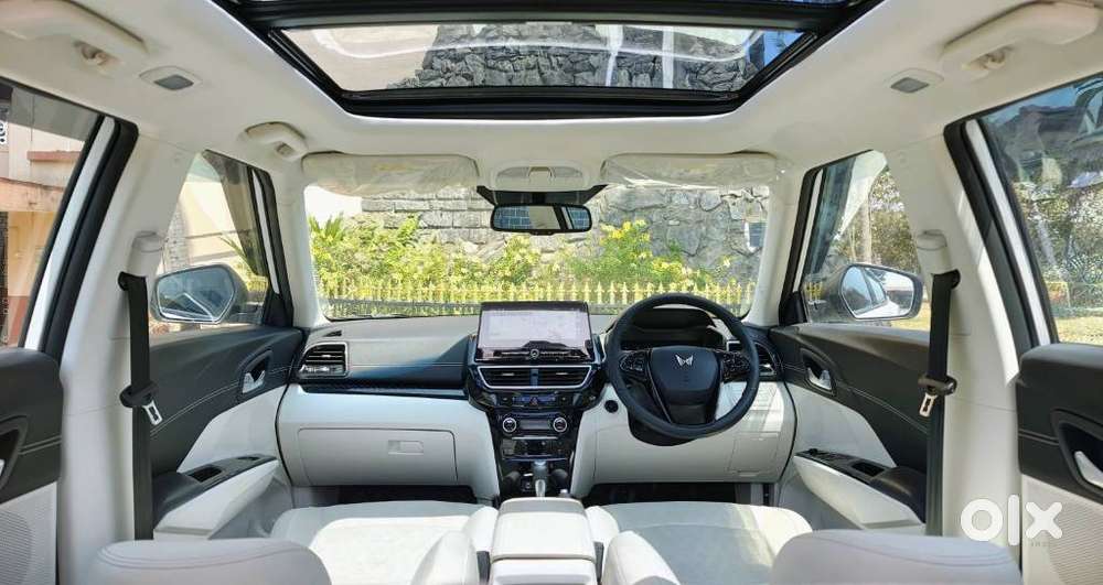 Mahindra Xuv 3xo Ax7 Diesel Mt, 2024, Diesel