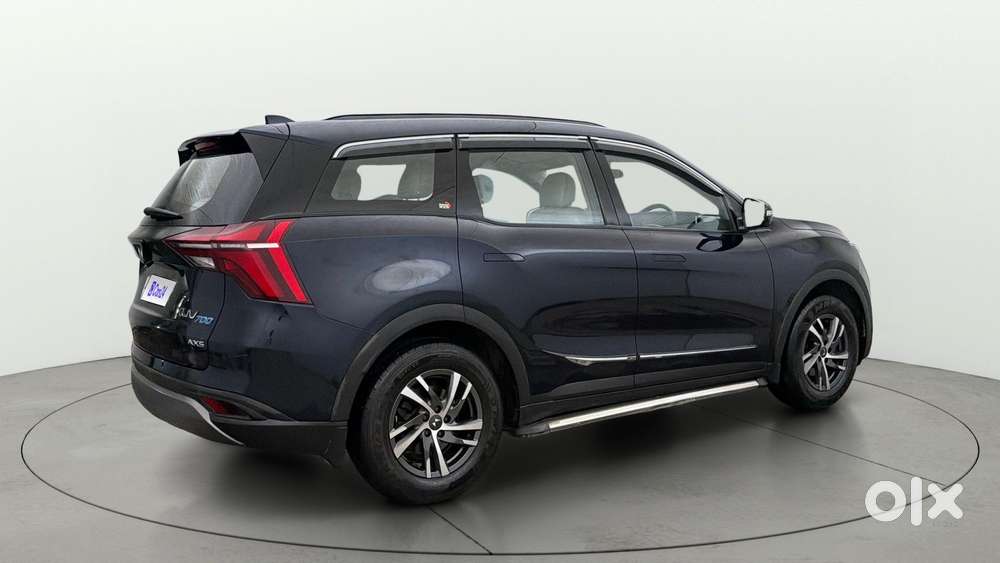 Mahindra Xuv700 2.0 Ax 5 Petrol Mt 7 Str, 2023, Petrol