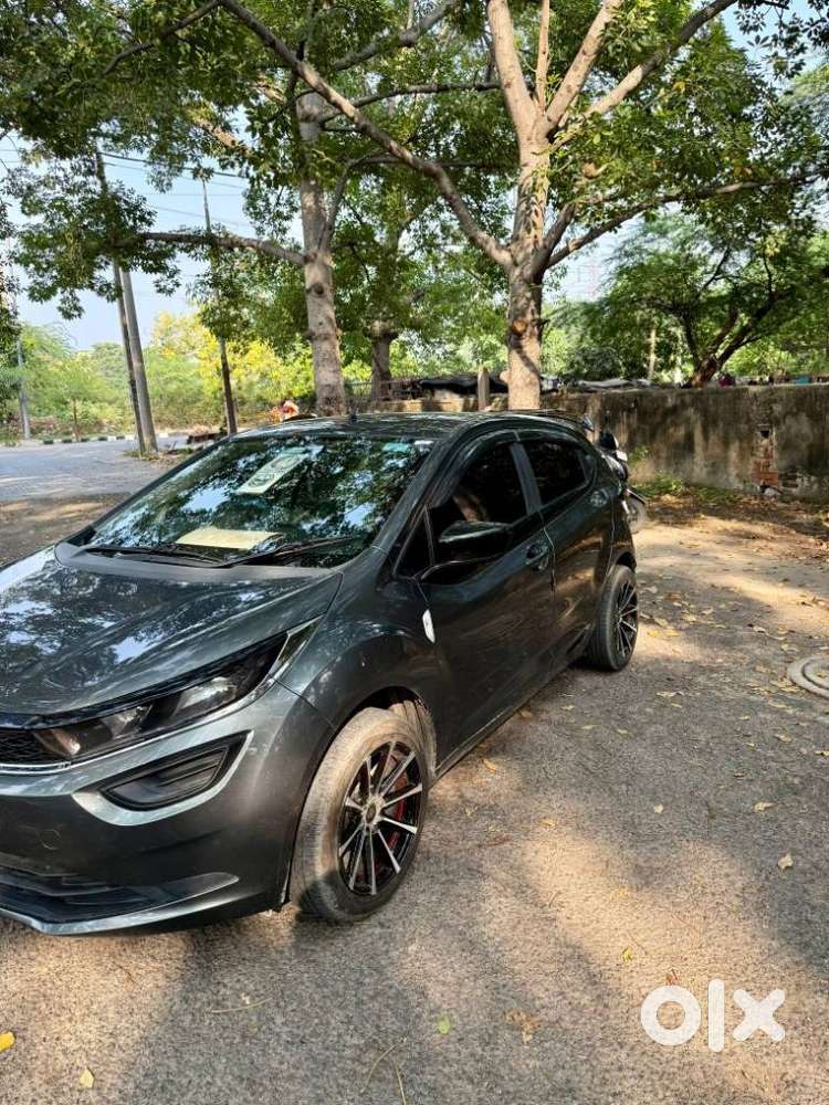 Tata Altroz 1.2 Xe, 2024, Cng & Hybrids