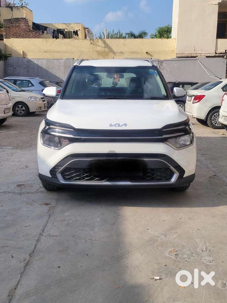 Kia Carens 2023 Petrol 30000 Km Driven