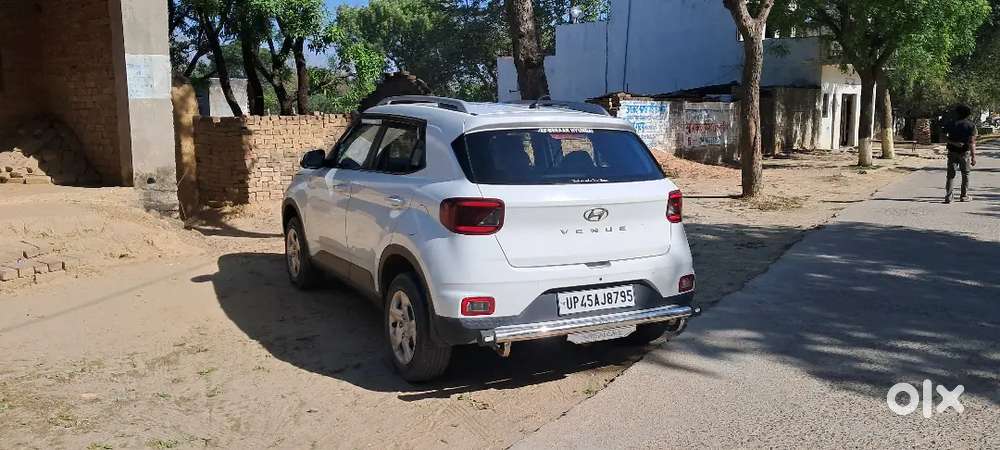 Hyundai Venue 2021 Petrol Well Maintained