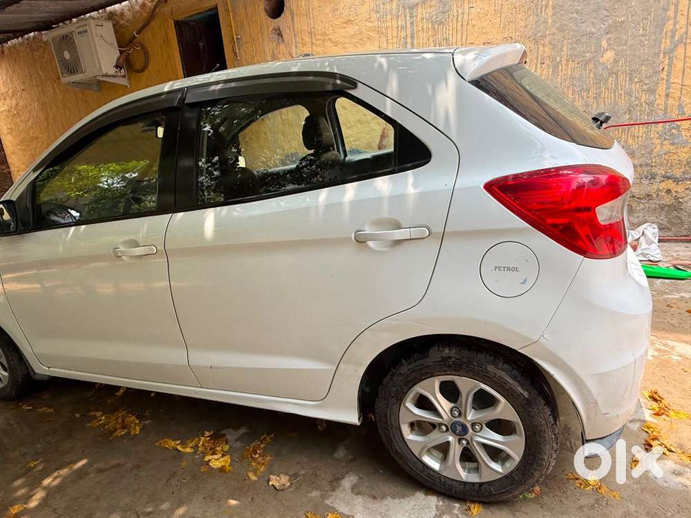 Ford Figo Petrol 2015