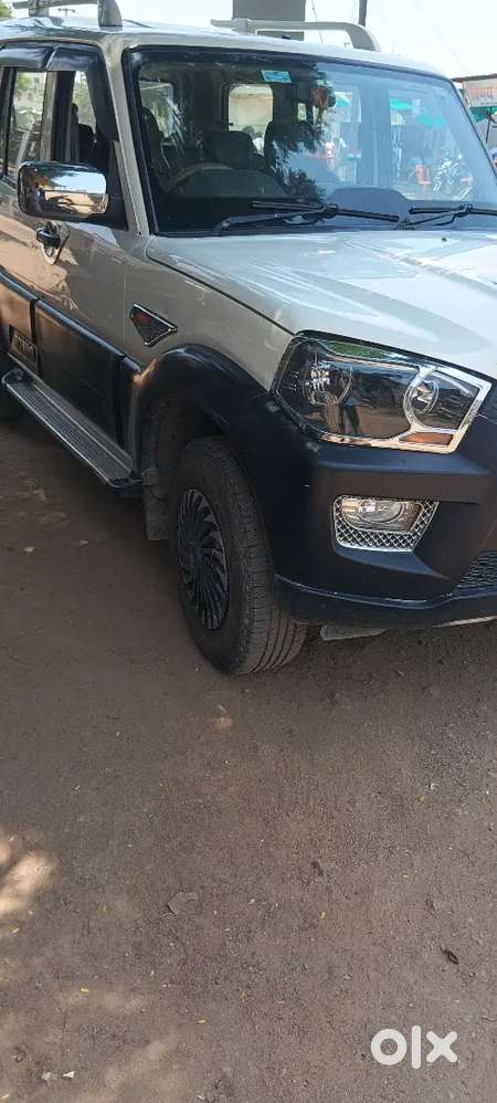 Mahindra Scorpio S2 8+1