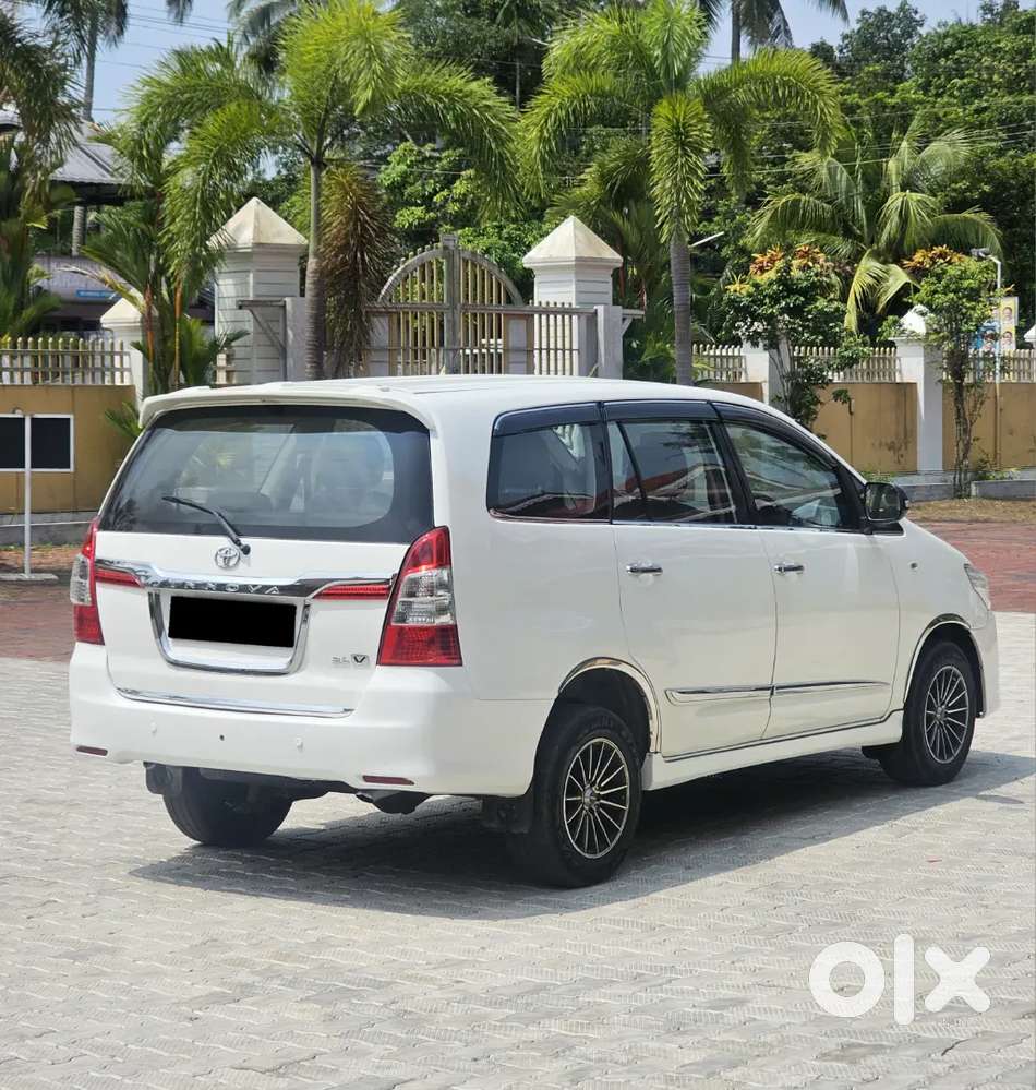 Toyota Innova 2015