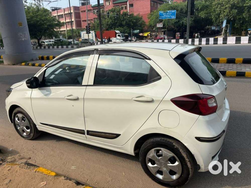 Tata Tiago 1.2 Revotron Xt (o), 2023, Petrol