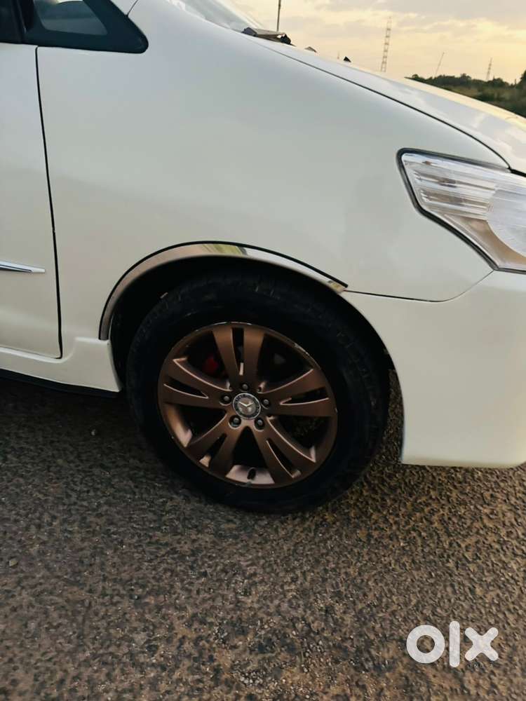 Toyota Innova 2009 Petrol Well Maintained