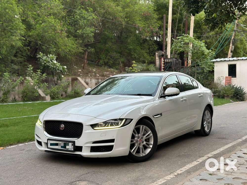 Jaguar Xe Portfolio, 2018, Petrol