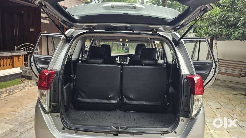 Toyota Innova Crysta 2.4 G Mt 7 Str, 2019, Diesel