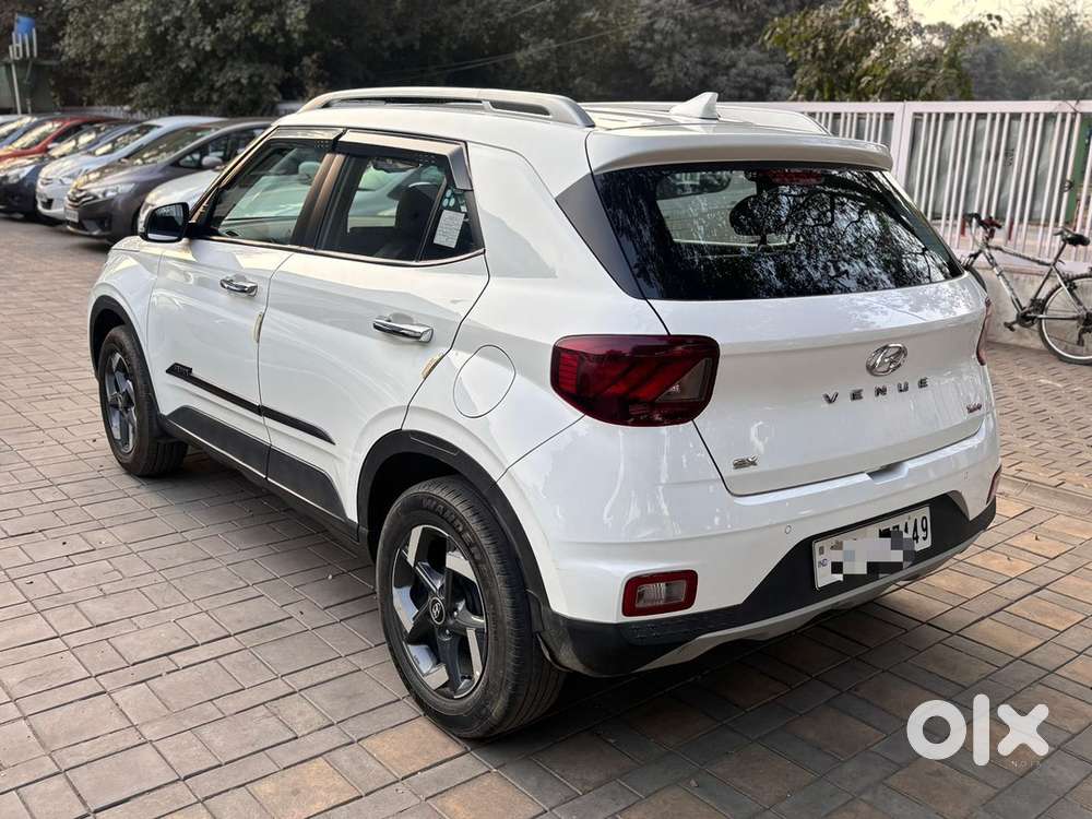 Hyundai Venue Petrol Dct Top Model Sunroof Automatic 2019