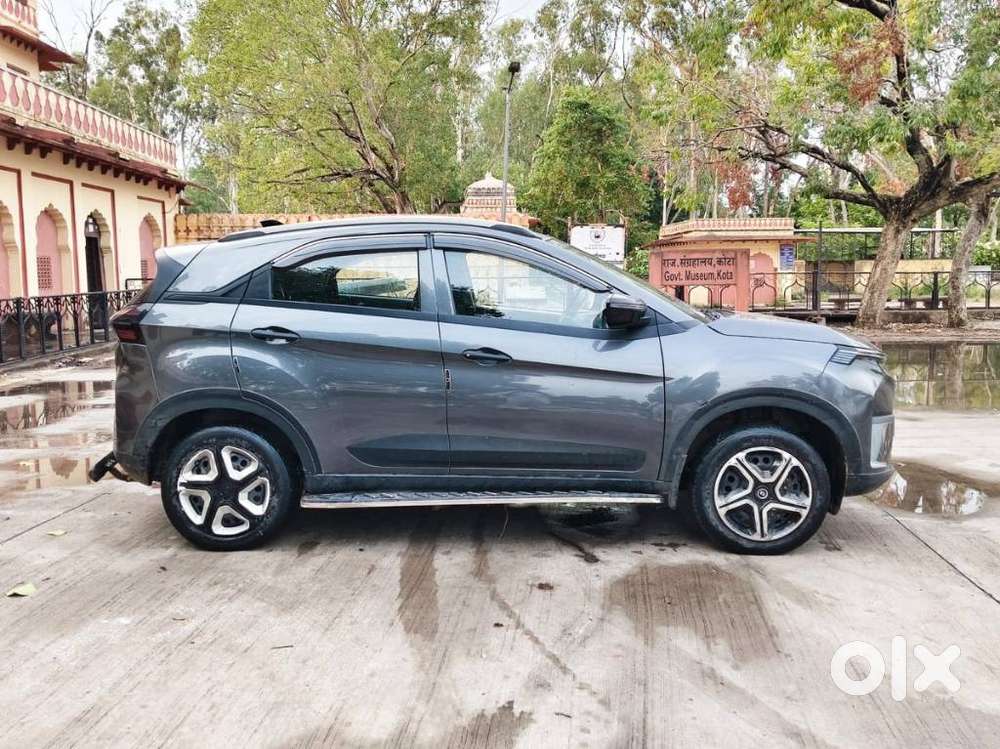 Tata Nexon Smart Plus1.2 Revotron Petrol 5 Mt, 2024, Cng & Hybrids