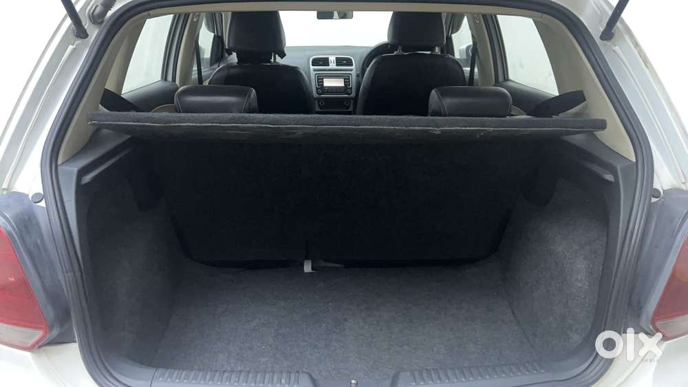 Volkswagen Polo Petrol Highline 1.2l, 2015, Petrol