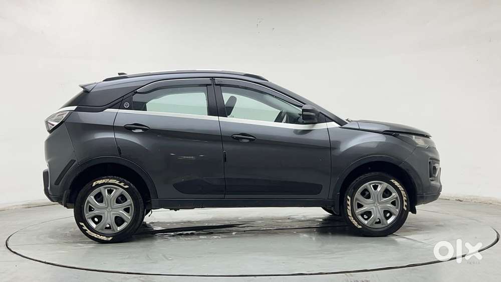 Tata Nexon 1.2 Revotron Xm (s), 2023, Petrol