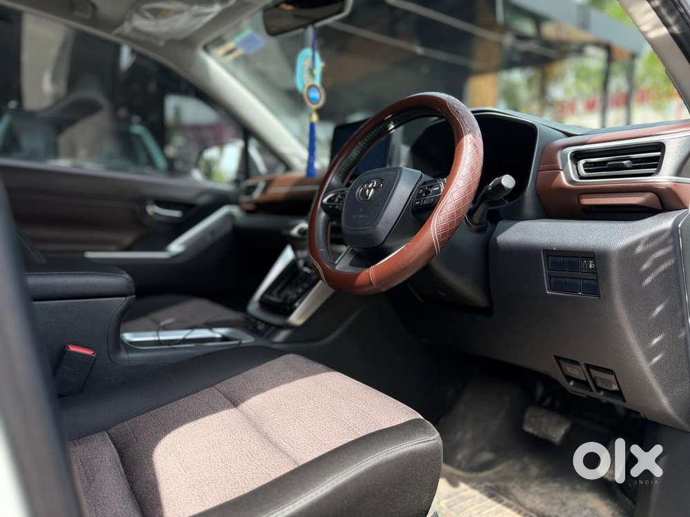 Toyota Innova Hycross 2.0 Vx (o) Hybrid 7 Str, 2024, Petrol