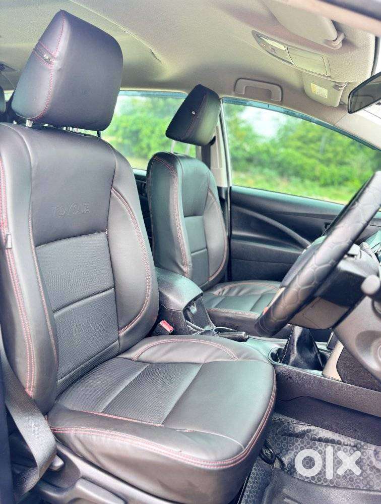 Toyota Innova Crysta 2.4 G Plus Mt 8 Str, 2025, Diesel