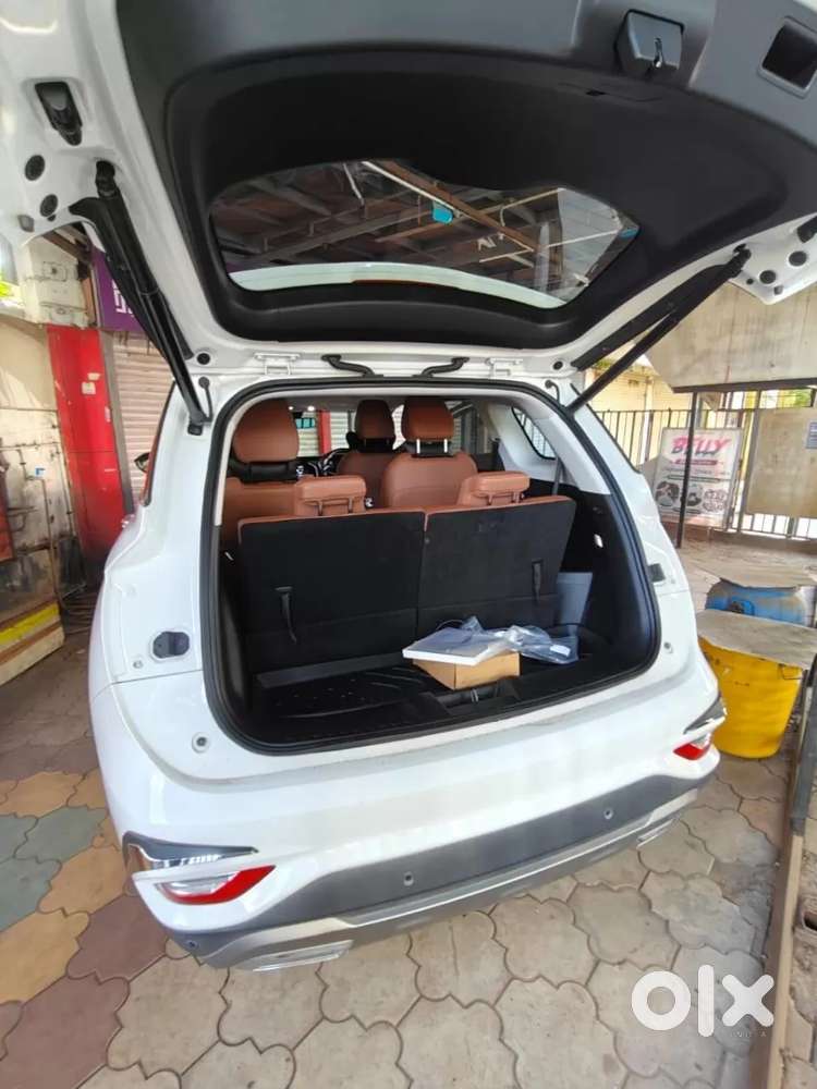 Mg Hector Plus Sharp Pro 1.5 Turbo Petrol Mt 6 Str, 2022, Petrol