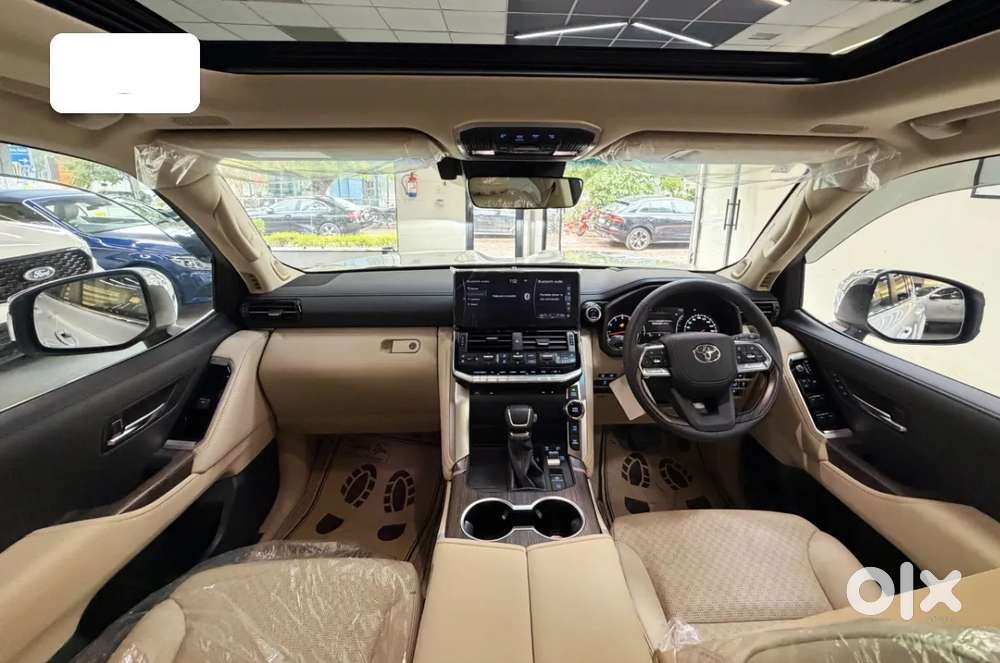 Toyota Land Cruiser V8 Petrol, 2026, Petrol