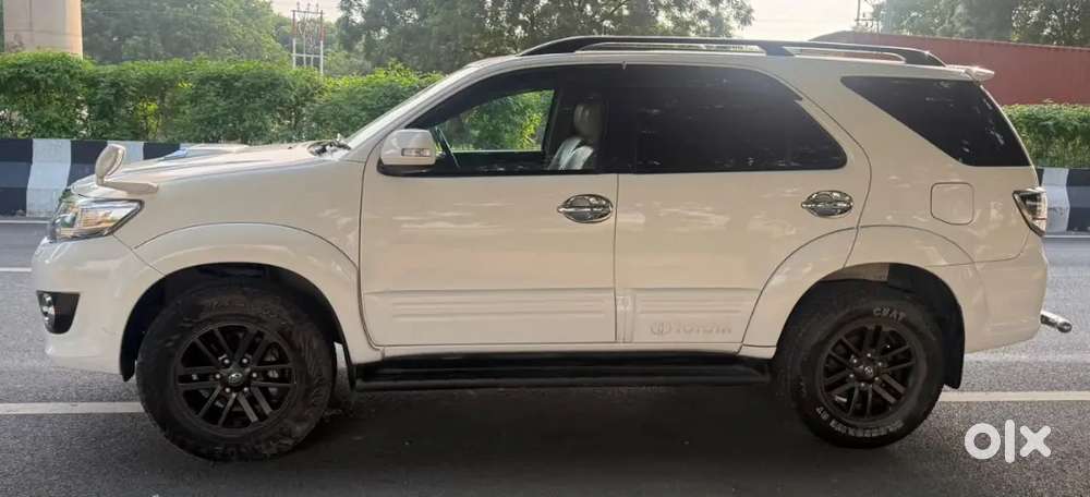 Toyota Fortuner 3.0 Diesel 4x2 Manual 2015 | 1st Owner Showroom Track