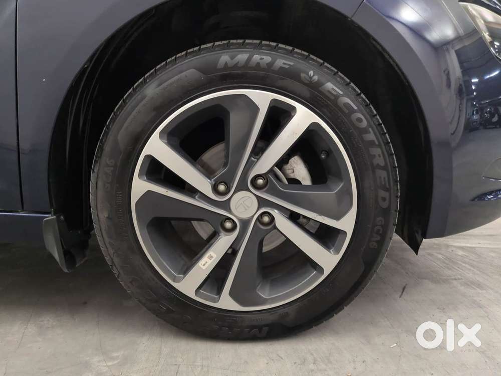 Tata Altroz Xza Petrol, 2025, Petrol