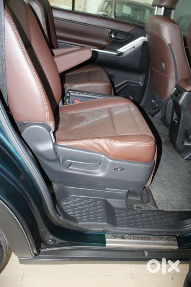 Toyota Innova Hycross 2.0 Zx Hybrid 7 Str, 2024, Petrol