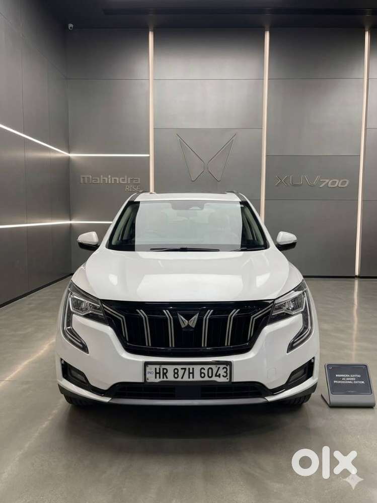 Mahindra Xuv700 2.0 Ax 7 Petrol Mt Str, 2022, Petrol