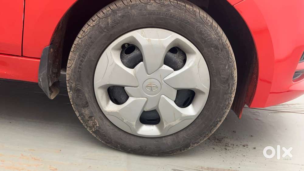Tata Tiago 1.2 Revotron Xta, 2022, Petrol