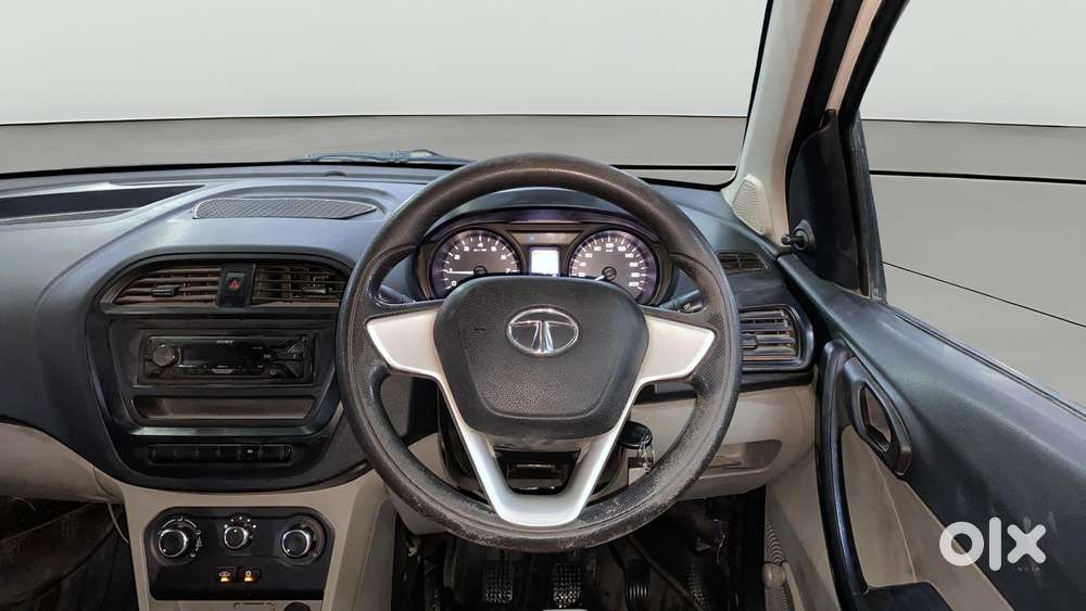 Tata Tiago Xe, 2018, Petrol
