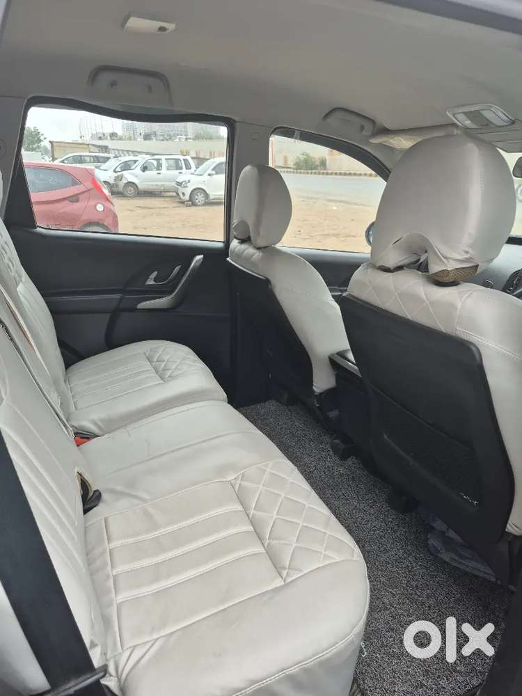 Mahindra W7  11/2020 Manual