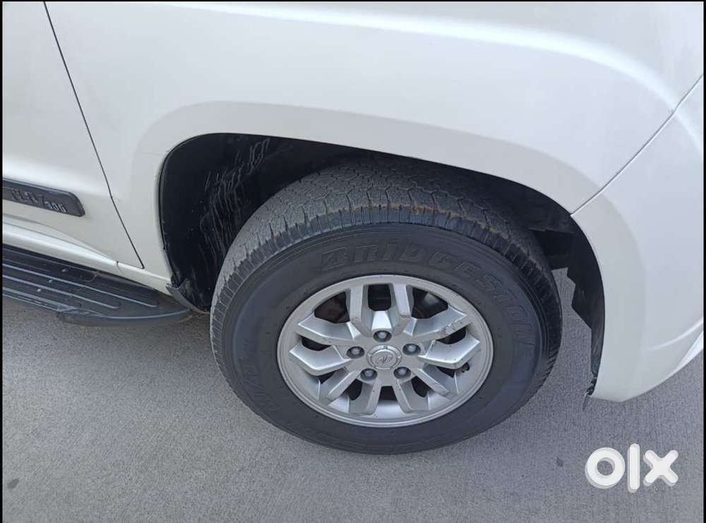 Mahindra Tuv 300 Mhawk100 T8 Dual Tone, 2017, Diesel