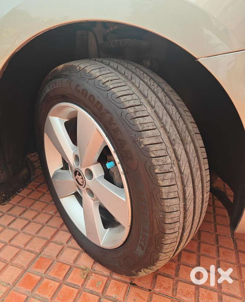 Skoda Rapid Elegance 1.6 Mpfi At, 2015, Petrol