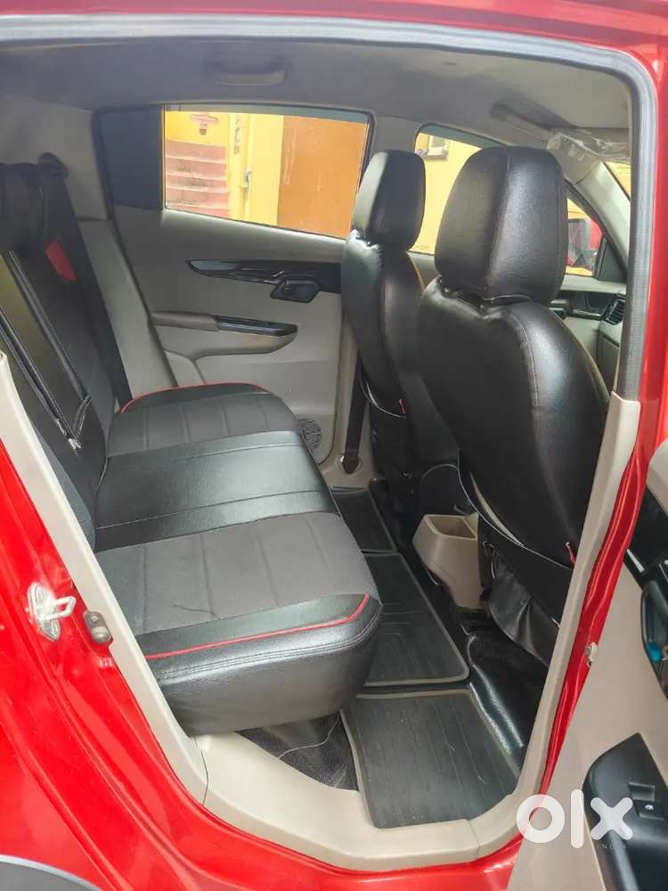 Mahindra Kuv100 Yellow Borad