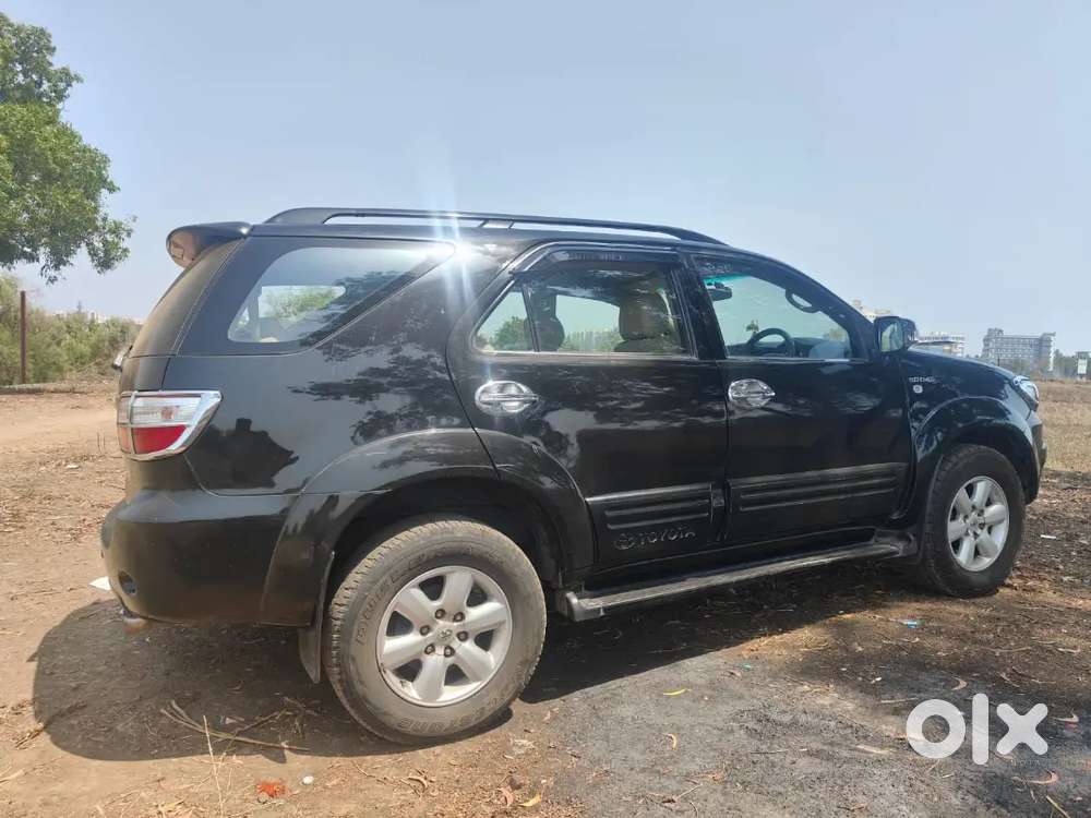 Toyota Fortuner 2009 Diesel 200000 Km Driven