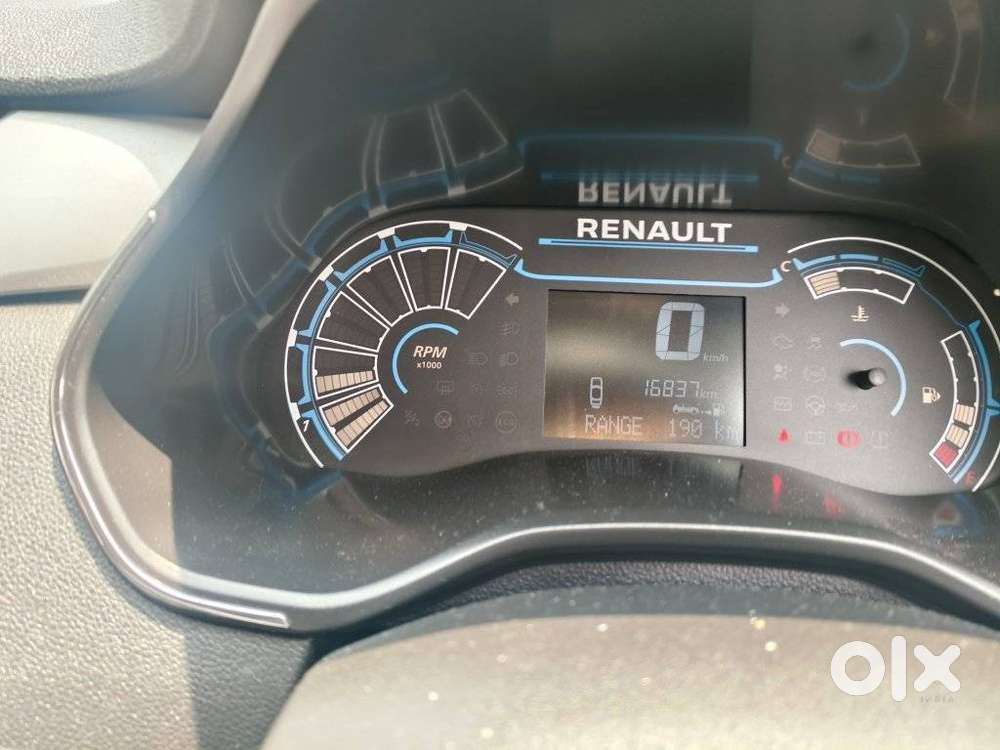 Renault Triber 1.0 Rxz Dual Tone, 2022, Petrol
