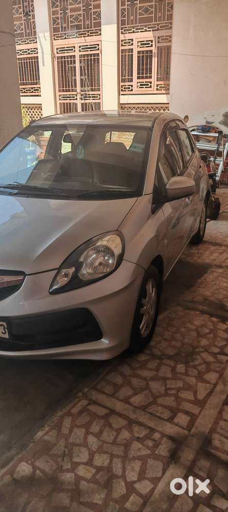Honda Brio 2012 Petrol Well Maintained