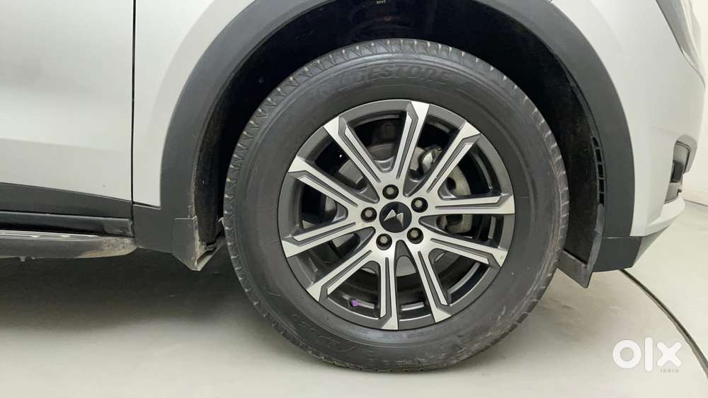 Mahindra Xuv700 2.0 Ax 7 Petrol At Luxury Pack Str, 2024, Petrol