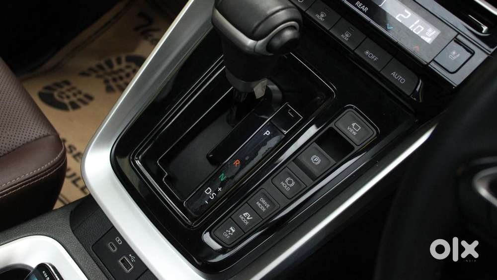 Toyota Innova Hycross 2.0 Zx (o) Hybrid 7 Str, 2024, Petrol