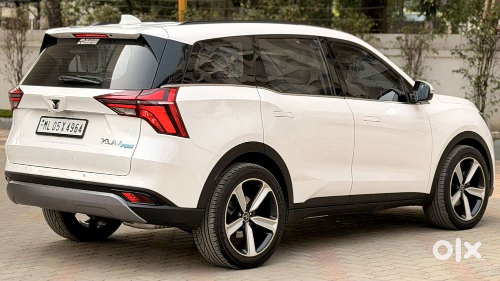 Mahindra Xuv700 2.0 Ax 7 Petrol Mt Str, 2022, Petrol