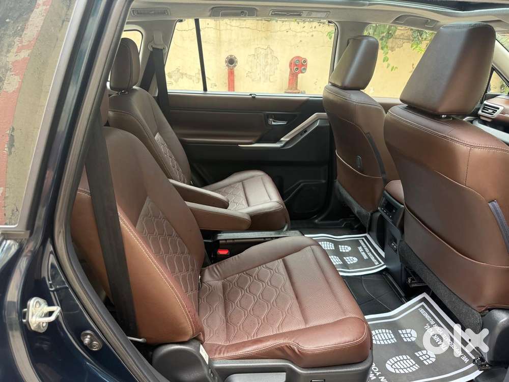 Toyota Innova Hycross 2.0 Zx Hybrid 7 Str, 2025, Petrol