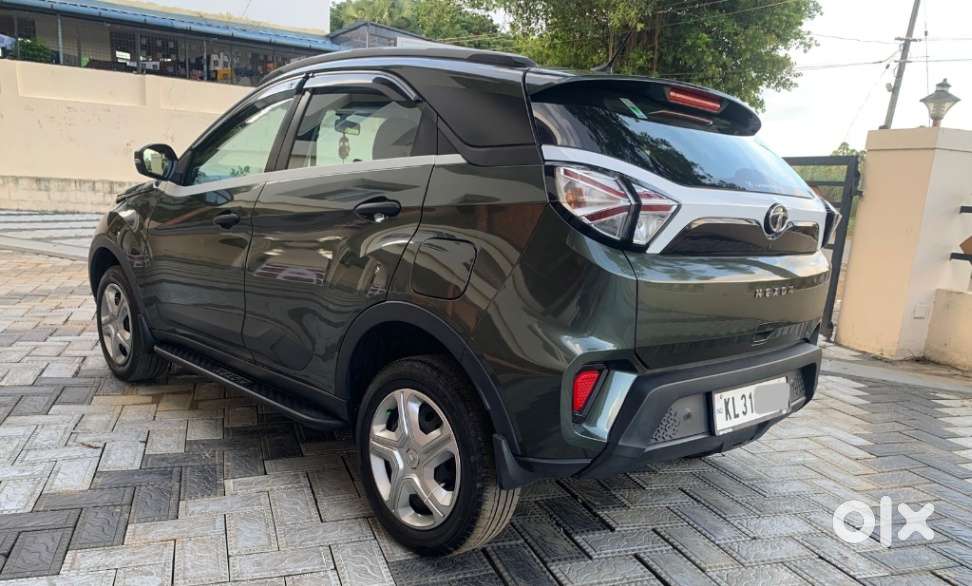 Tata Nexon 1.2 Revotron Xma Amt (s), 2023, Petrol