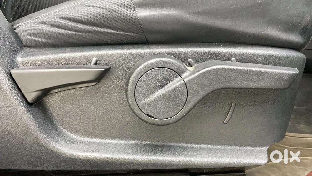 Mahindra Thar Lx 4-str Convertible At, 2021, Petrol