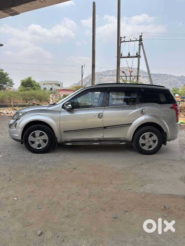 Xuv500 Showroom Maintenance Good Condition