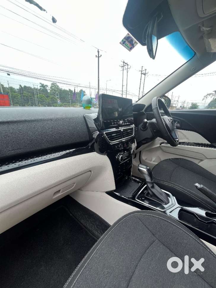Mahindra Xuv 3xo Ax5 Pm At, 2024, Petrol