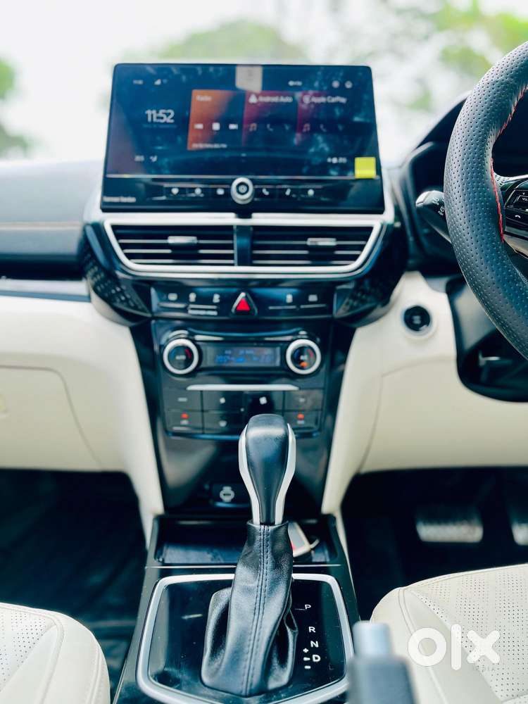 Mahindra Xuv 3xo, 2025, Petrol