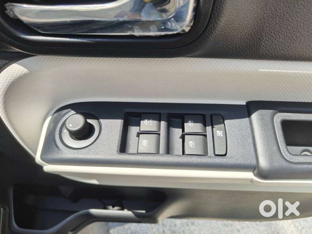 Mahindra Thar Roxx Mx5 Petrol At 2wd, 2024, Petrol